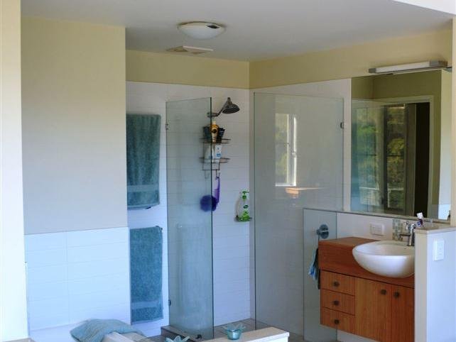 54/15 Flame Tree Court AIRLIE BEACH 6