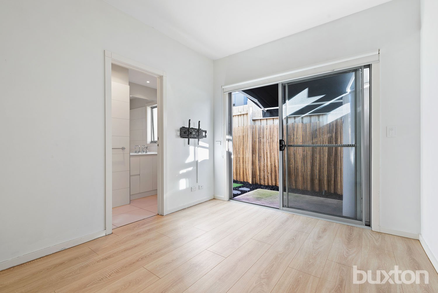 Gallery: 5/422 Station Street
