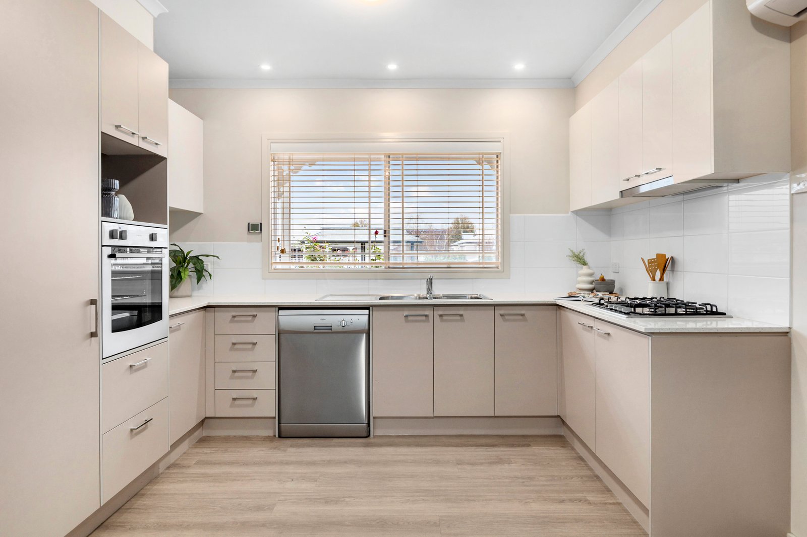 Gallery: 54/29 Wells Road