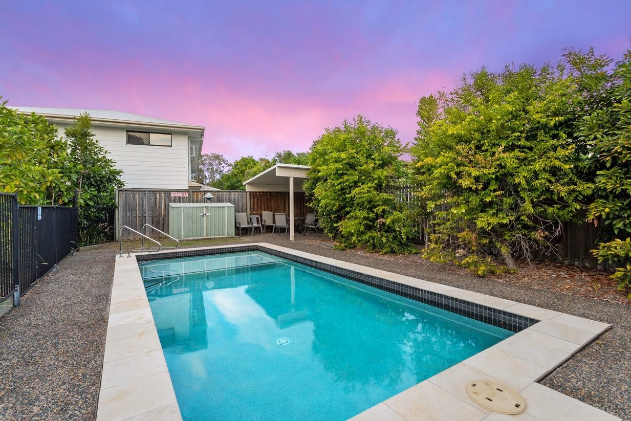 54/30 MERCURY Parade MANGO HILL 4