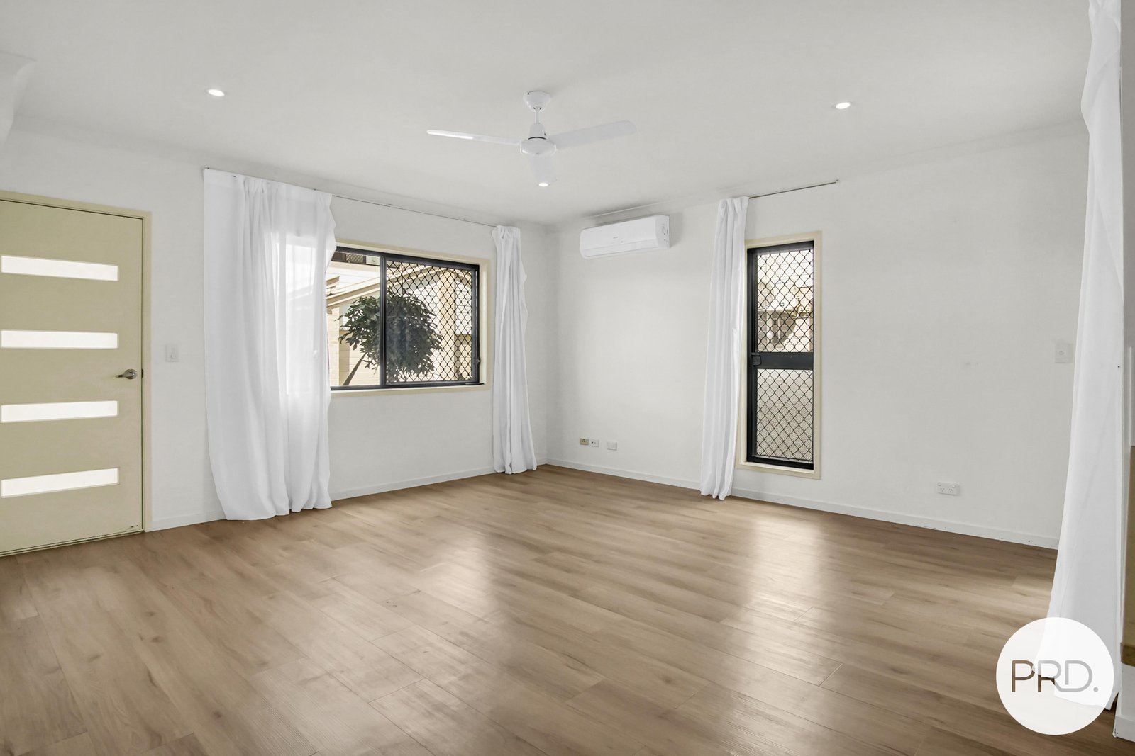 54/30 MERCURY Parade MANGO HILL 7