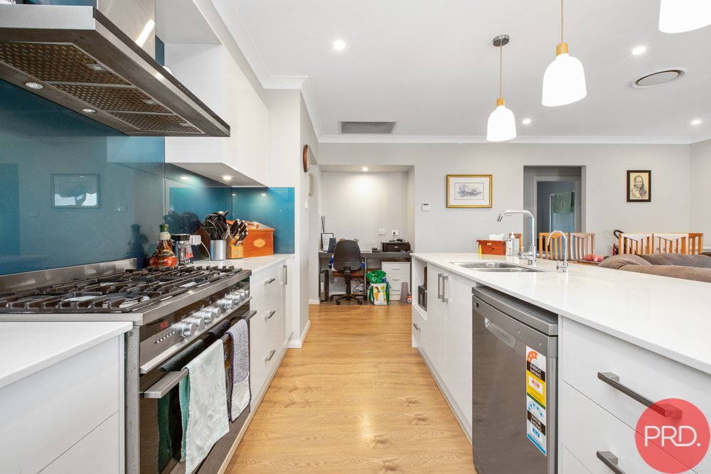 544 Oakhampton Road ABERGLASSLYN 5