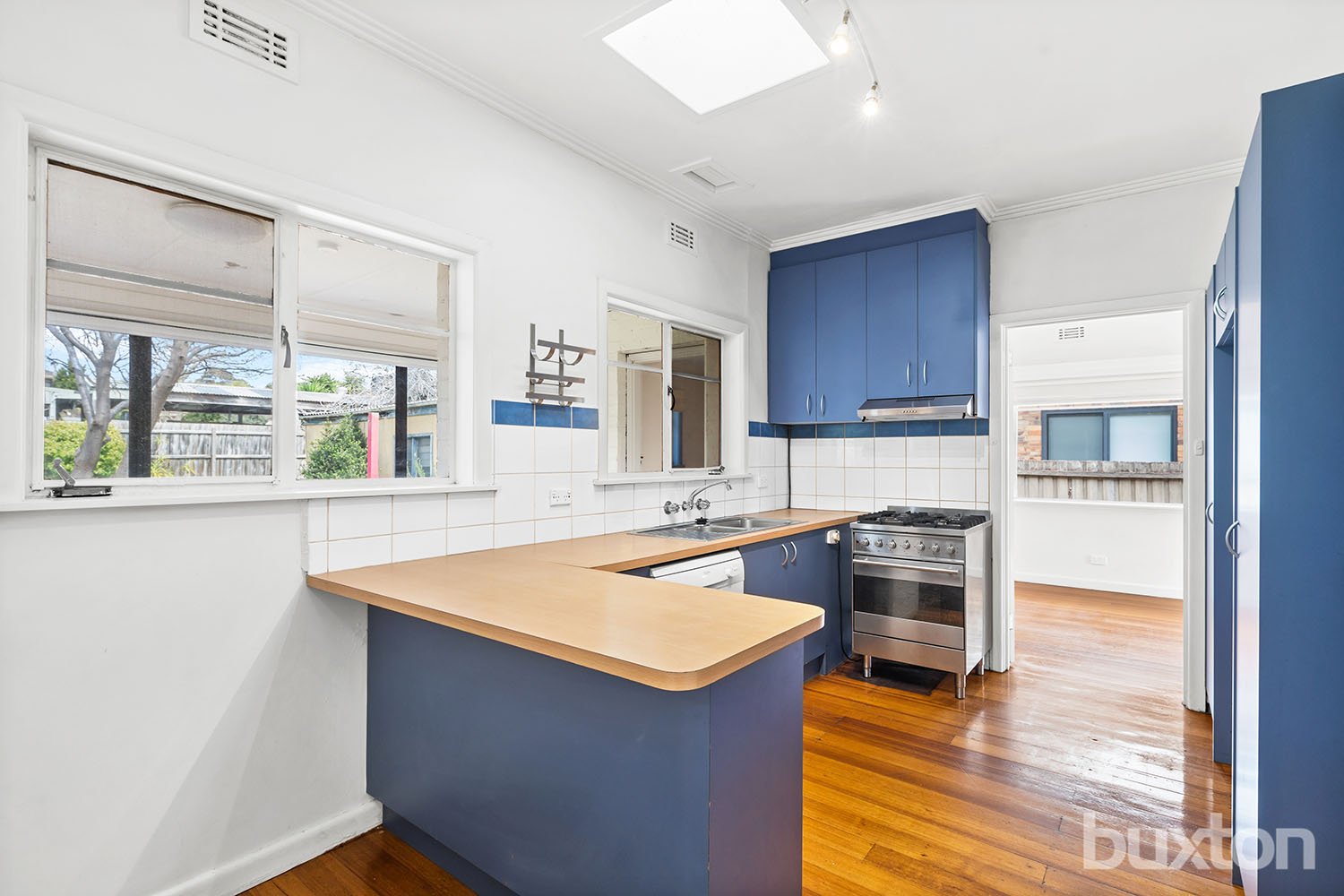 Gallery: 544 South Road