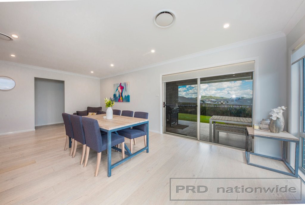 546 Oakhampton Road ABERGLASSLYN 7