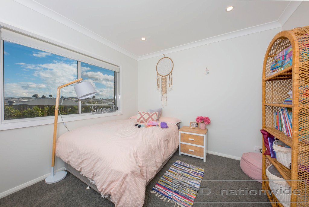 546 Oakhampton Road ABERGLASSLYN 8