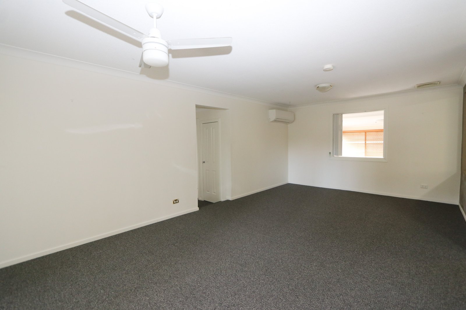 547 Ashmore Road ASHMORE 2