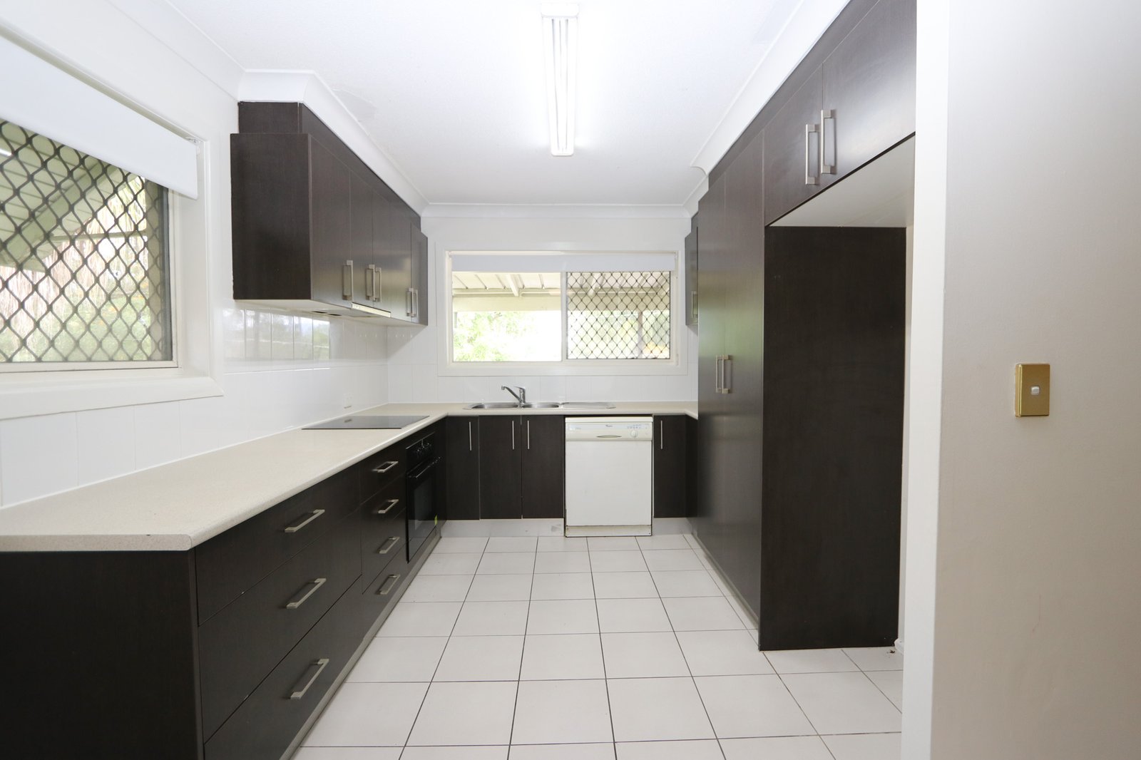 547 Ashmore Road ASHMORE 4