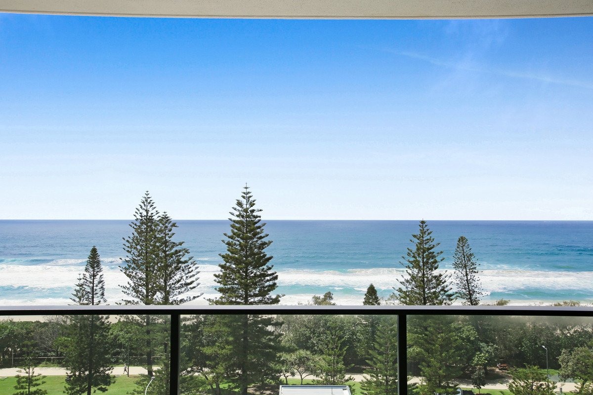 54/72 The Esplanade Burleigh Heads 1