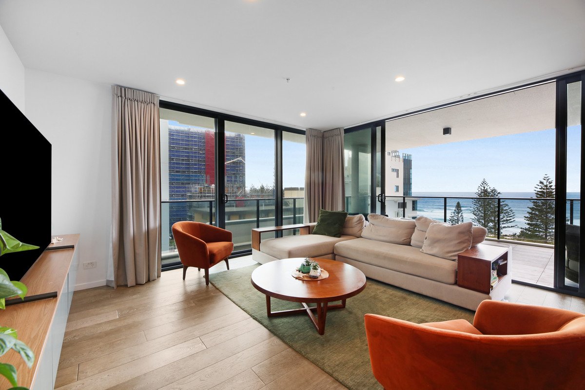 54/72 The Esplanade Burleigh Heads 9