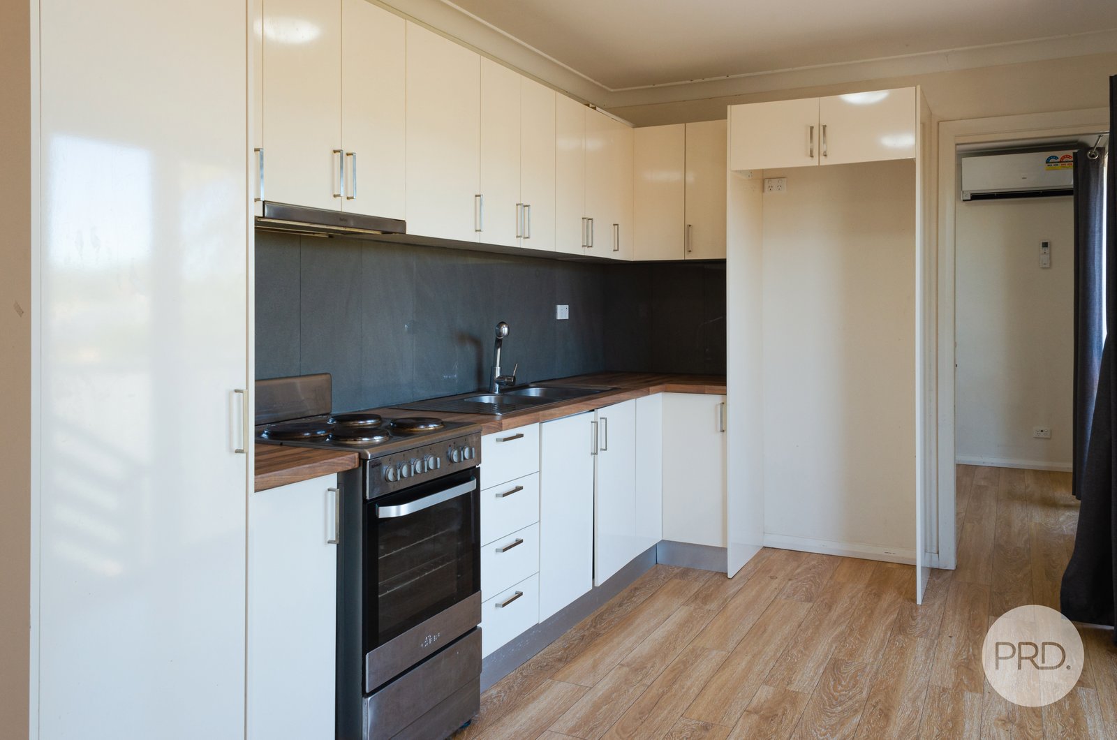 54A Goodsell Street MINTO 2