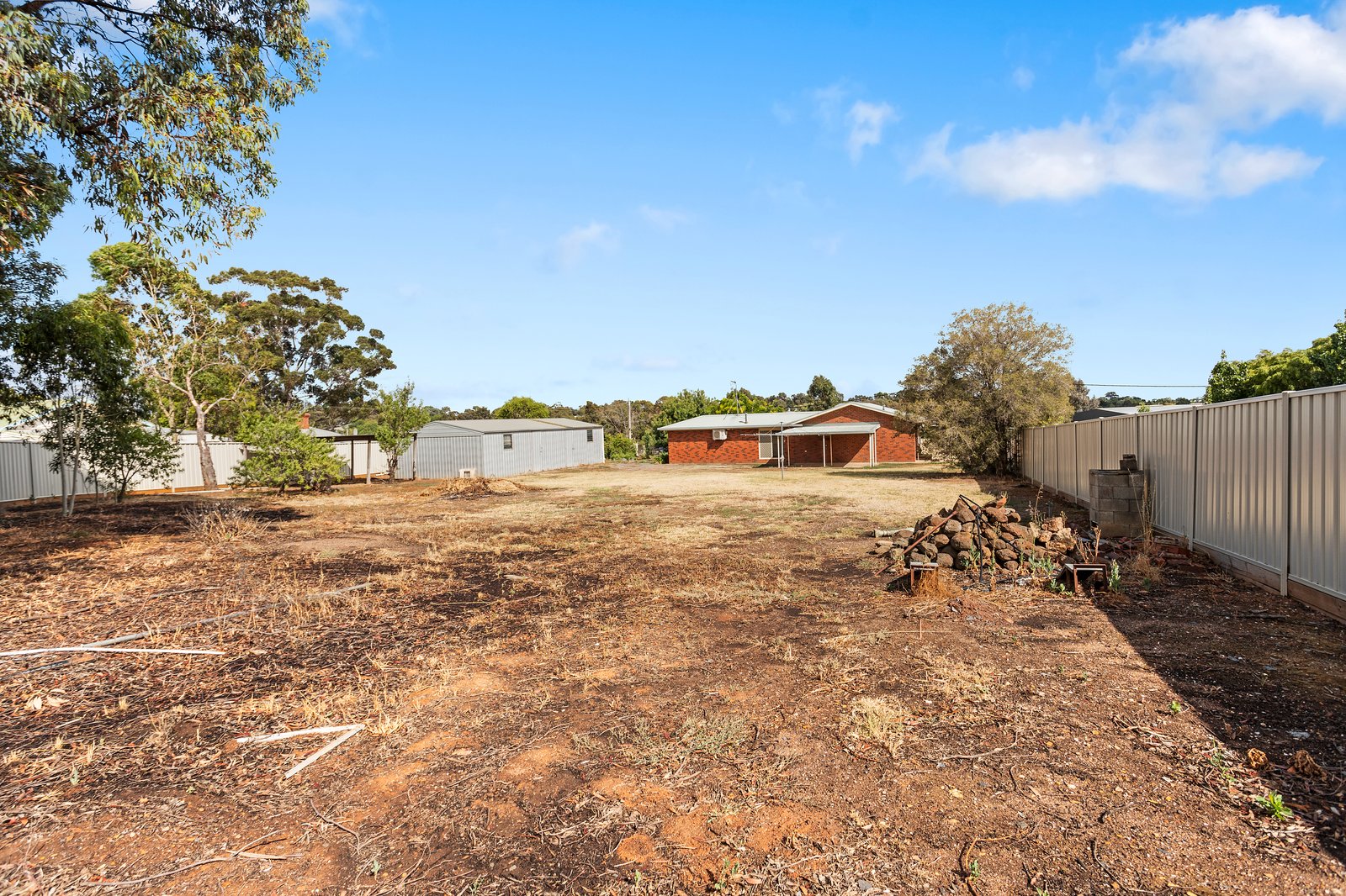 55-57 Watson Avenue CALIFORNIA GULLY 16