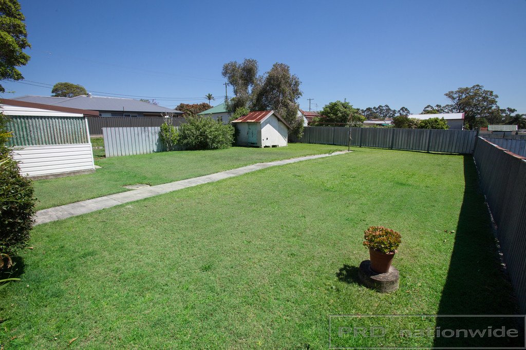 55 Beresford Ave  BERESFIELD 18