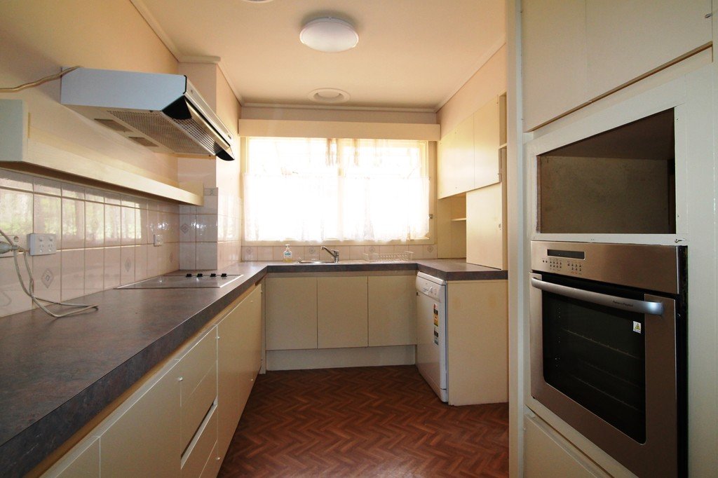 55 Boundary Road BROWN HILL 3