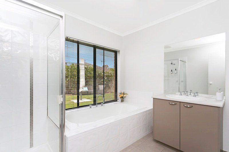 55 Brentwood Boulevard STRATHFIELDSAYE 8