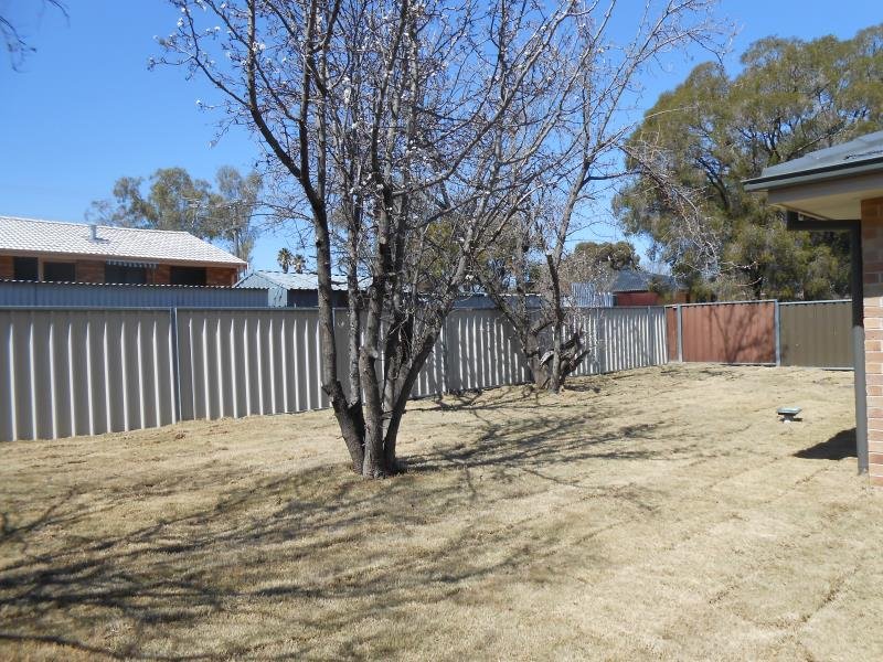 55 Cole Road TAMWORTH 8