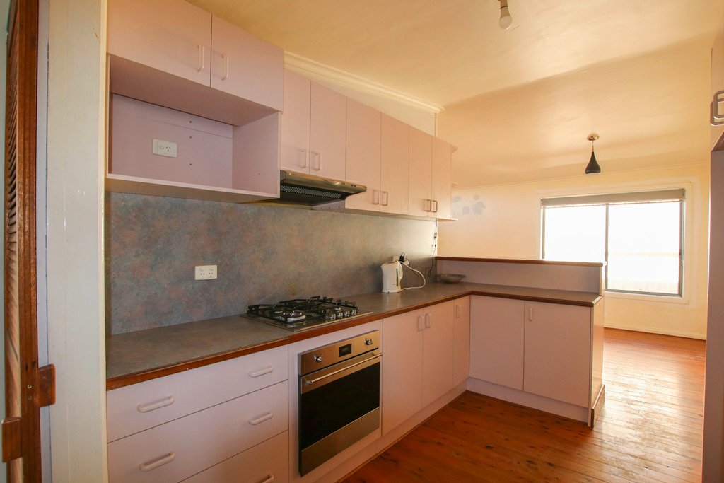 55 Dalhunty Street TUMUT 7