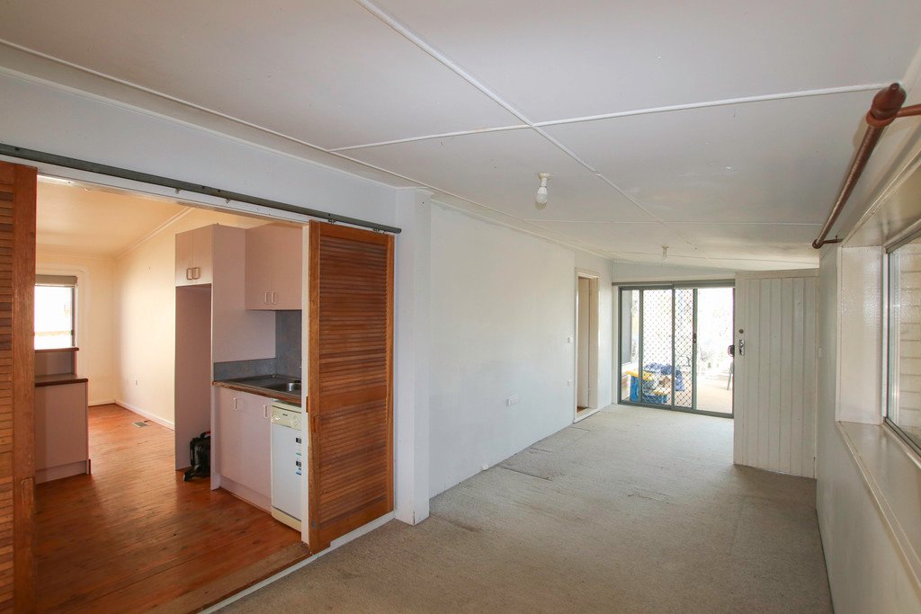 55 Dalhunty Street TUMUT 8