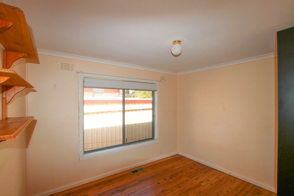 55 Dalhunty Street TUMUT 12