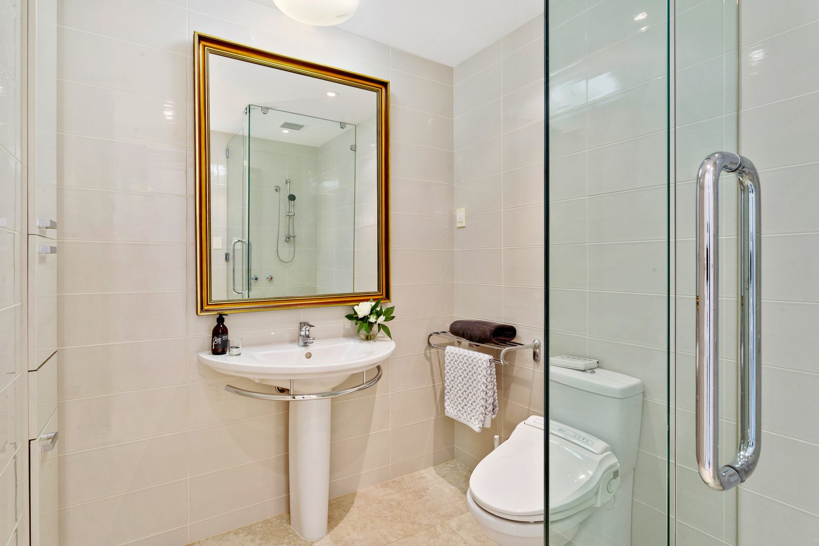 55 Esplanade  MARGATE 16