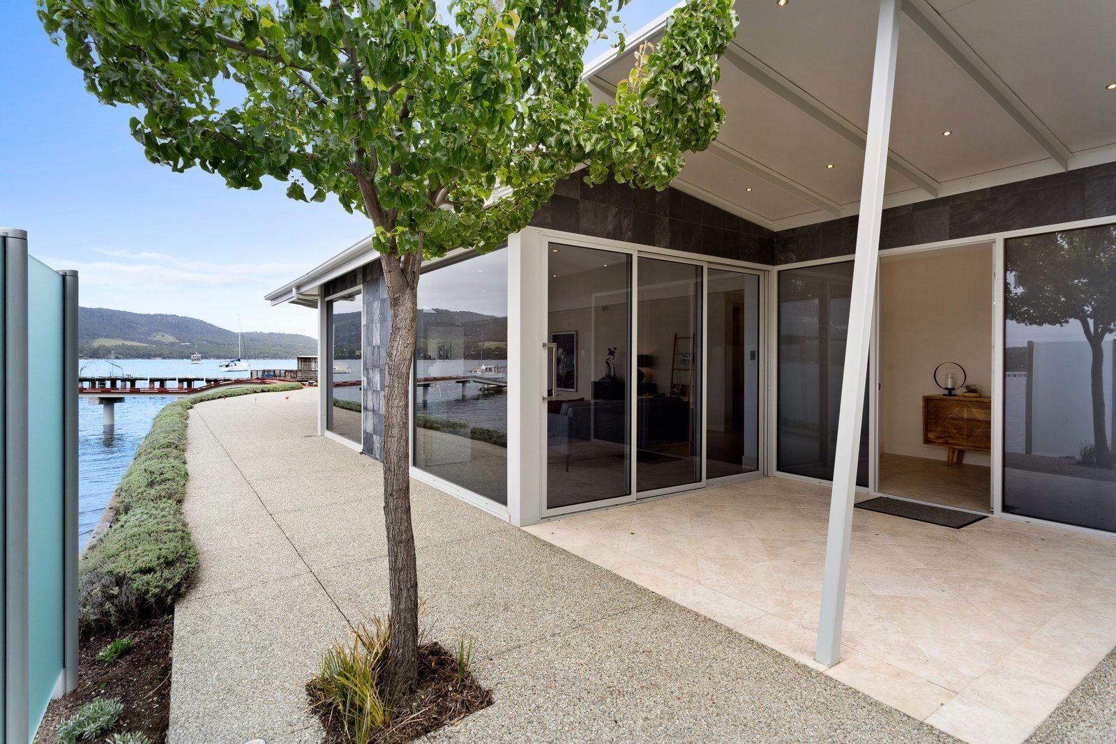 55 Esplanade  MARGATE 25