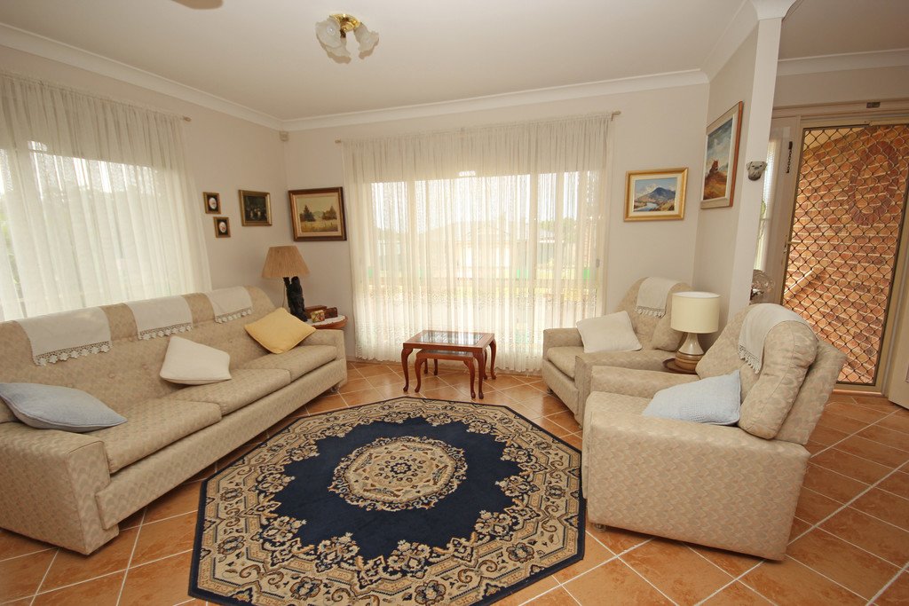 55 Flinders Drive LAURIETON 2