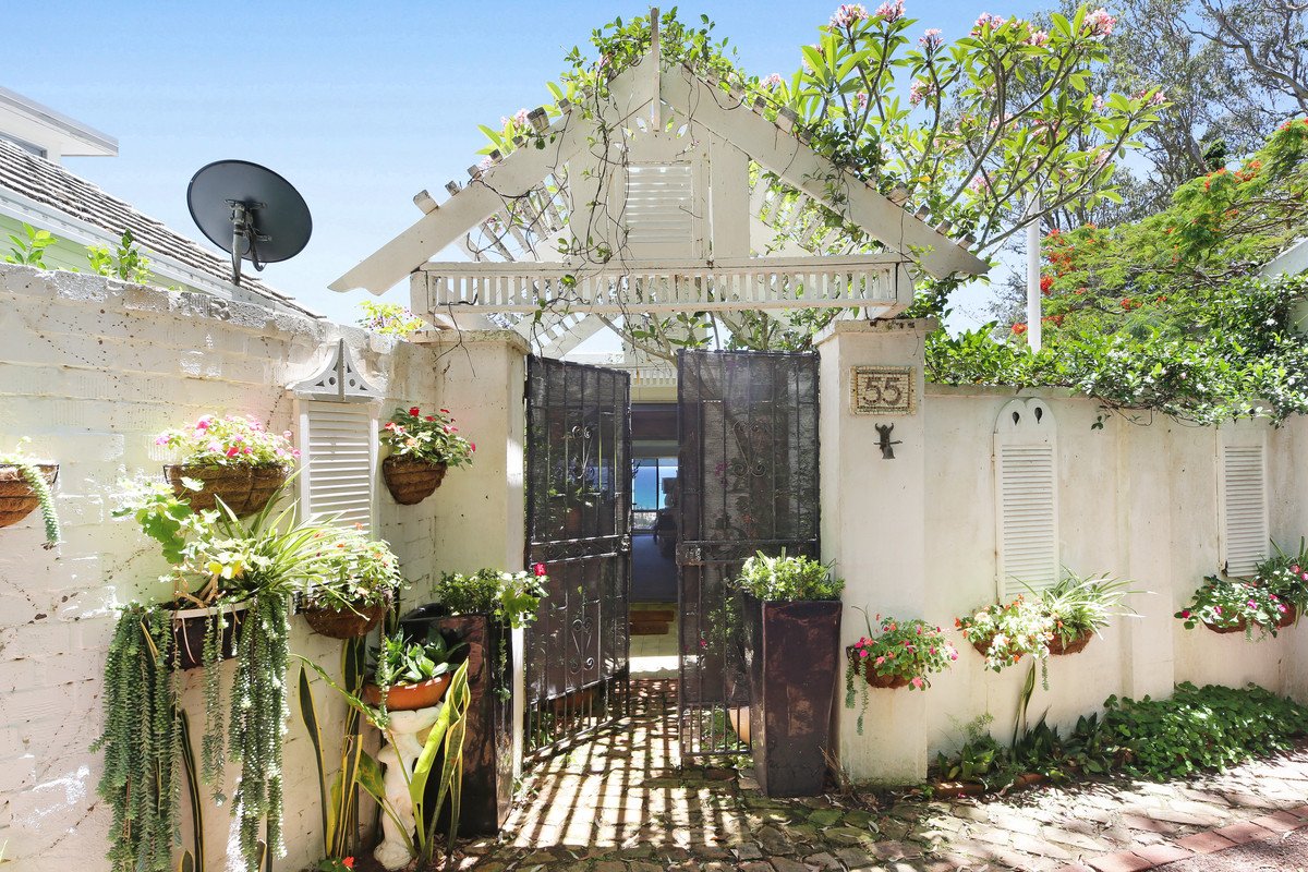 55 George Street BURLEIGH HEADS 2