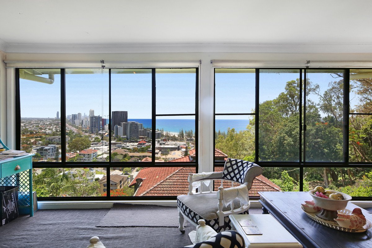 55 George Street BURLEIGH HEADS 6