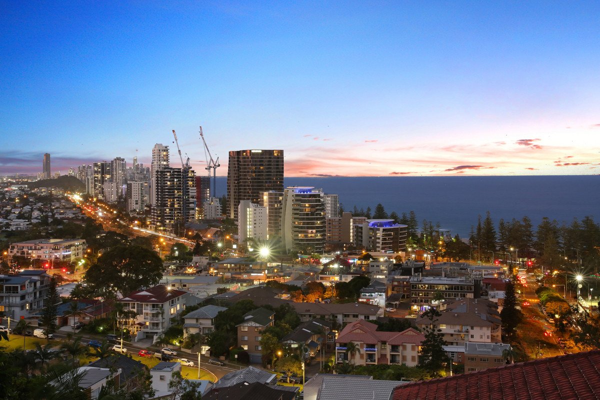 55 George Street BURLEIGH HEADS 8