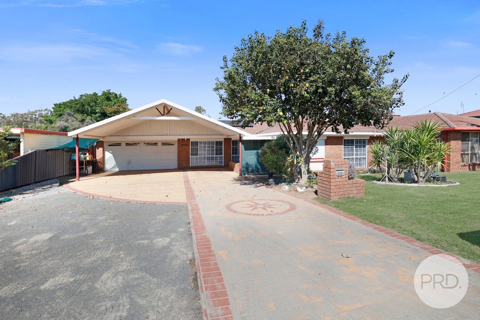 55 Glengarvin Drive TAMWORTH 1