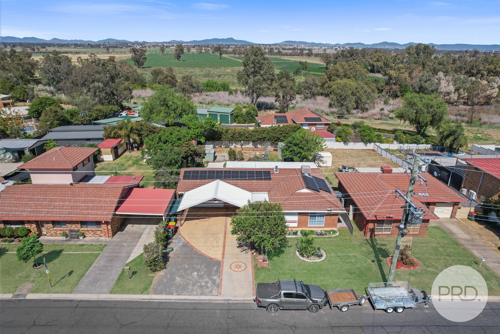 55 Glengarvin Drive TAMWORTH 18
