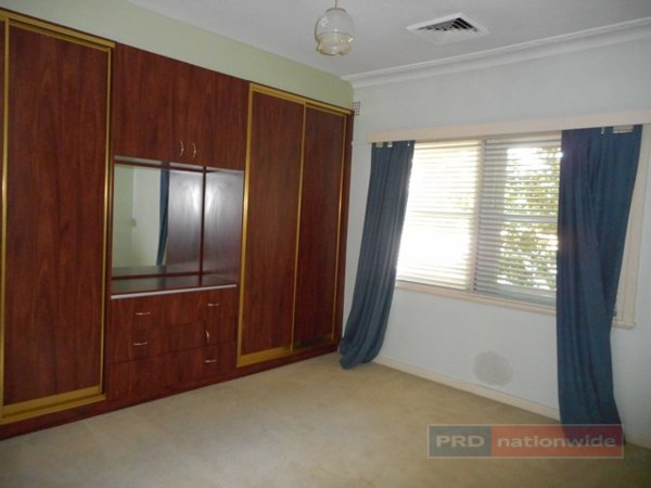 55 Herbert Street TUMUT 7
