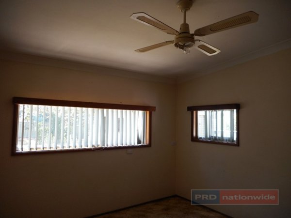 55 Herbert Street TUMUT 14