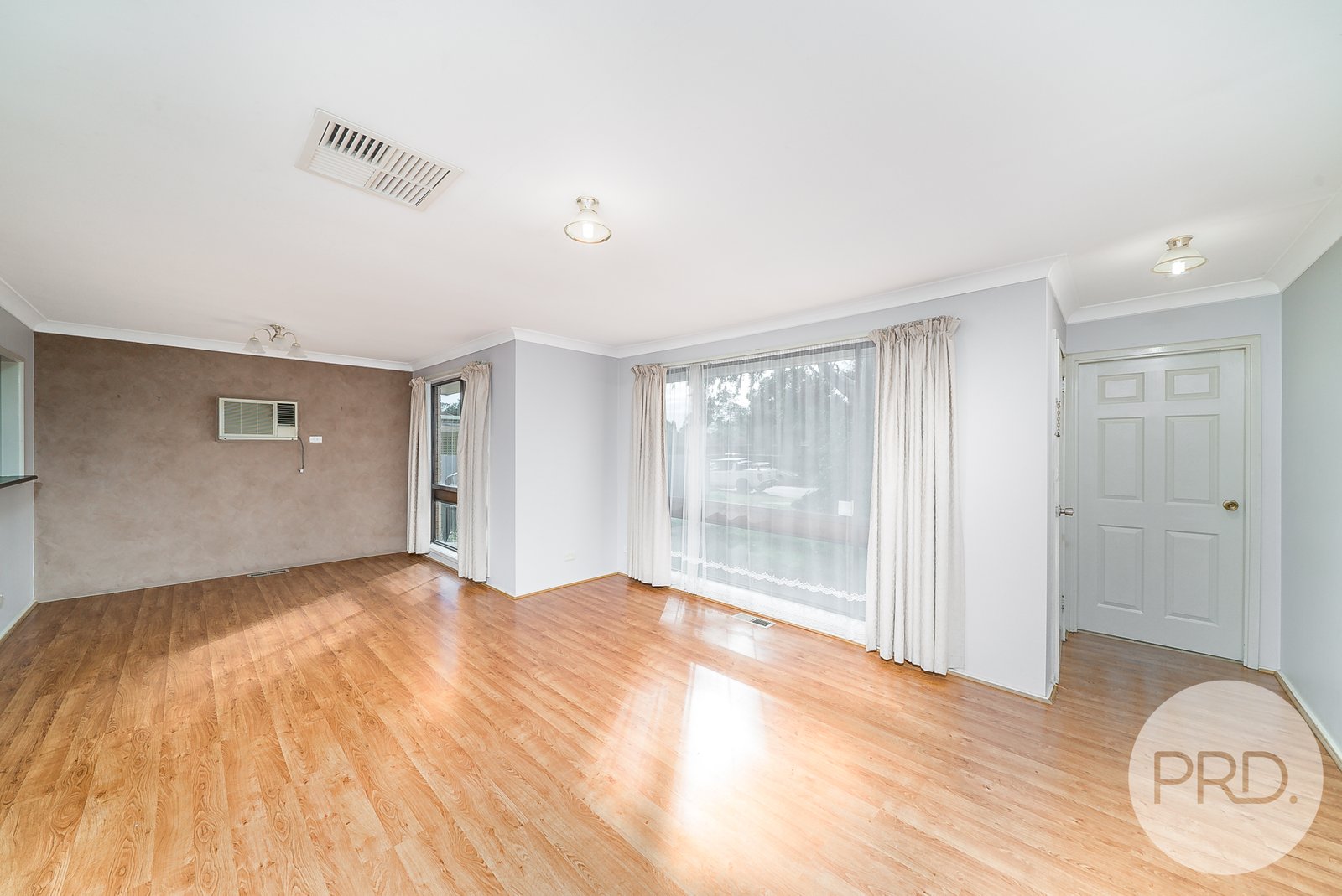 55 Jasmin Crescent LAKE ALBERT 2