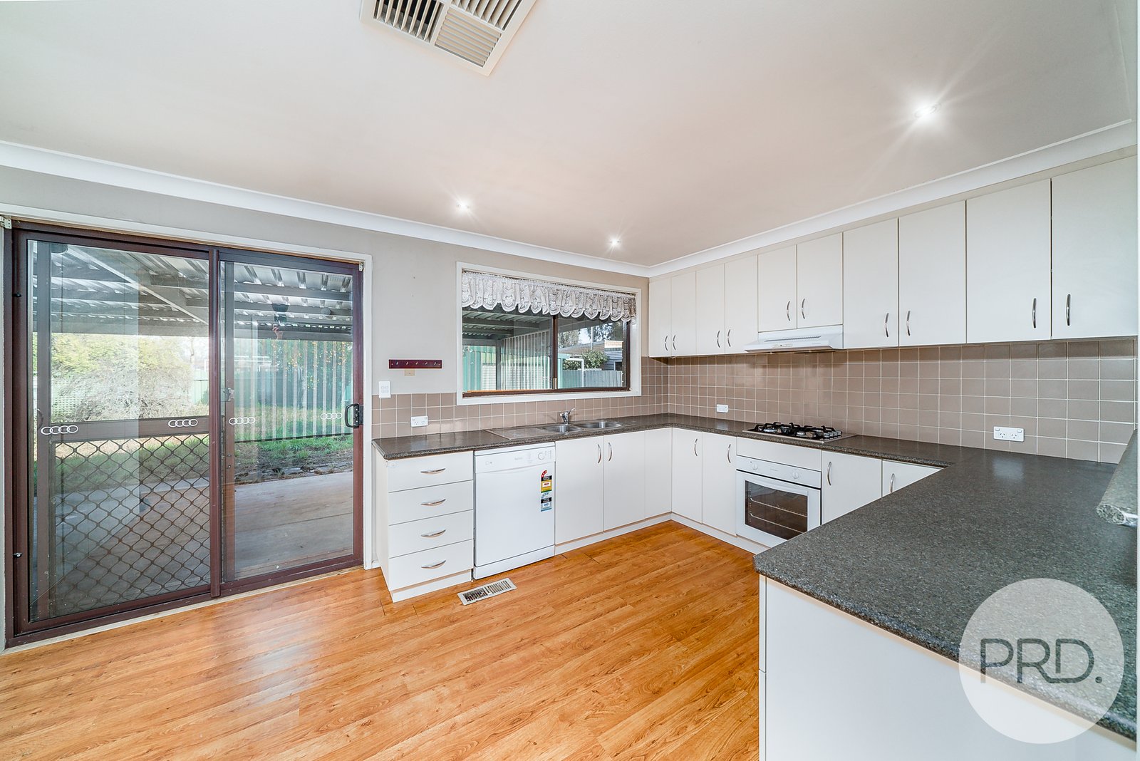 55 Jasmin Crescent LAKE ALBERT 4