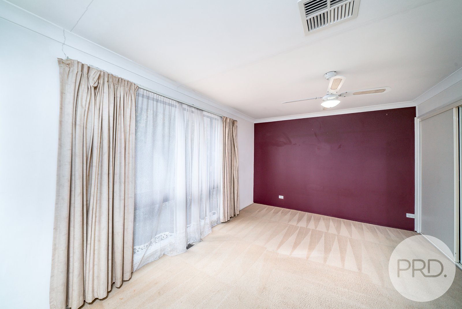 55 Jasmin Crescent LAKE ALBERT 8