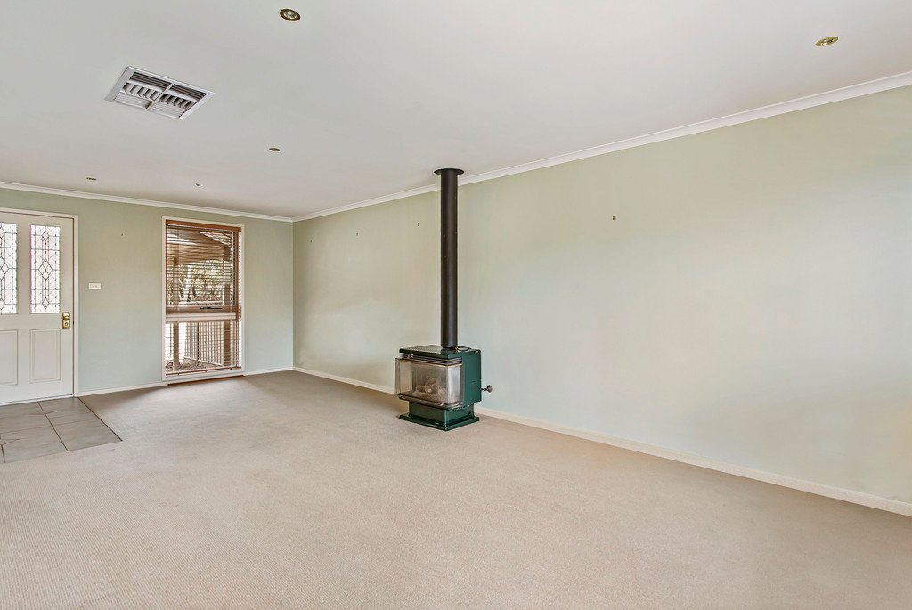 55 Jobs Gully Road EAGLEHAWK 3