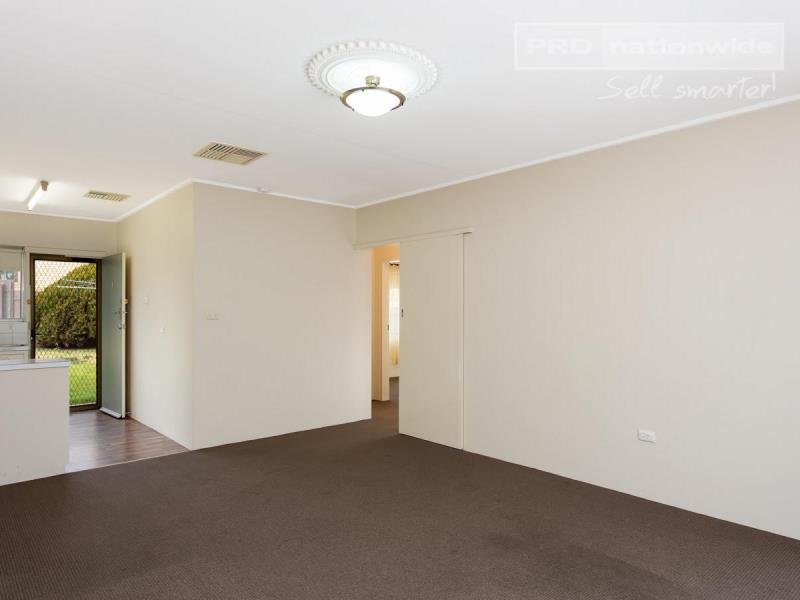 5/5 Karen Street TOLLAND 2
