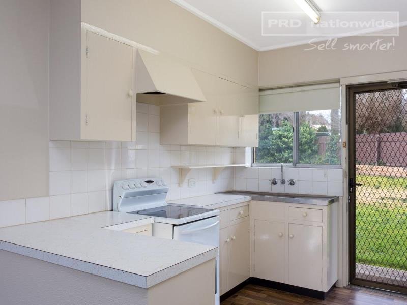 5/5 Karen Street TOLLAND 4