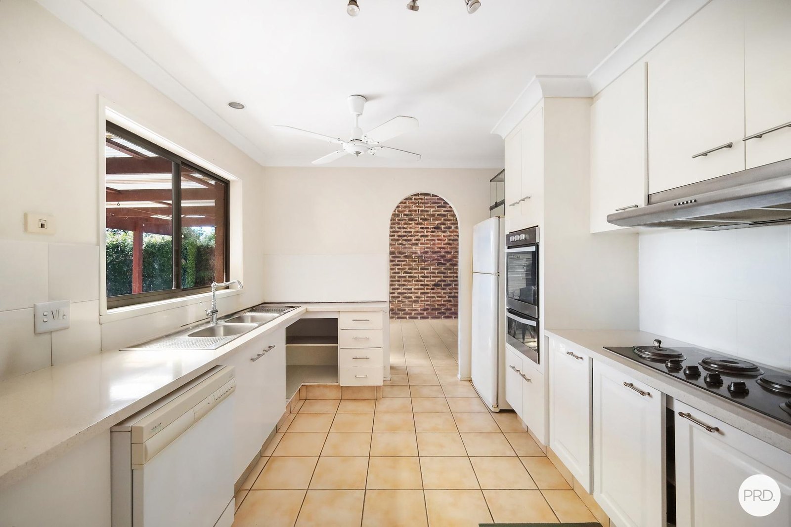 55 Latrobe Avenue HELENSVALE 2