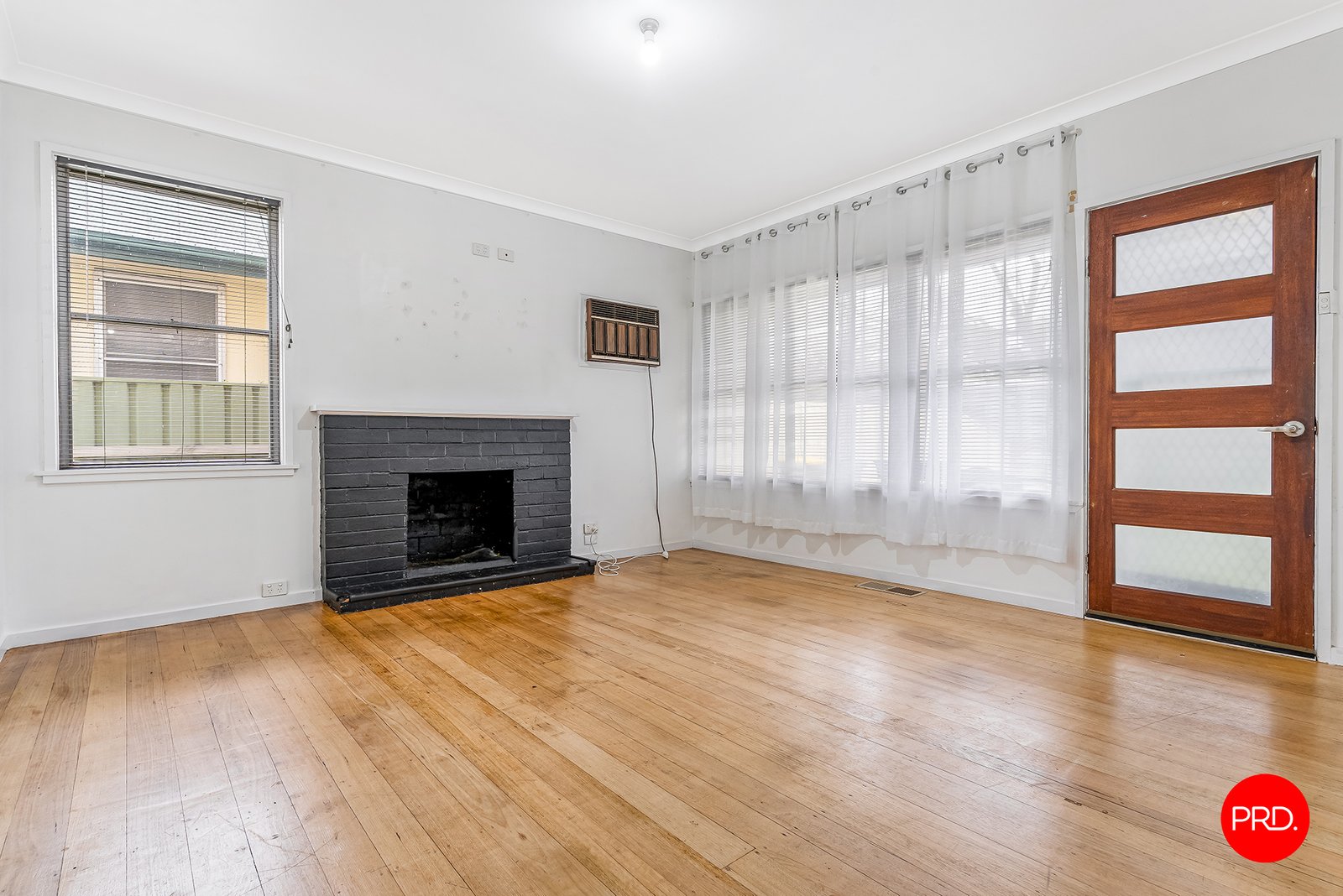 55 Mackenzie Street W  GOLDEN SQUARE 3