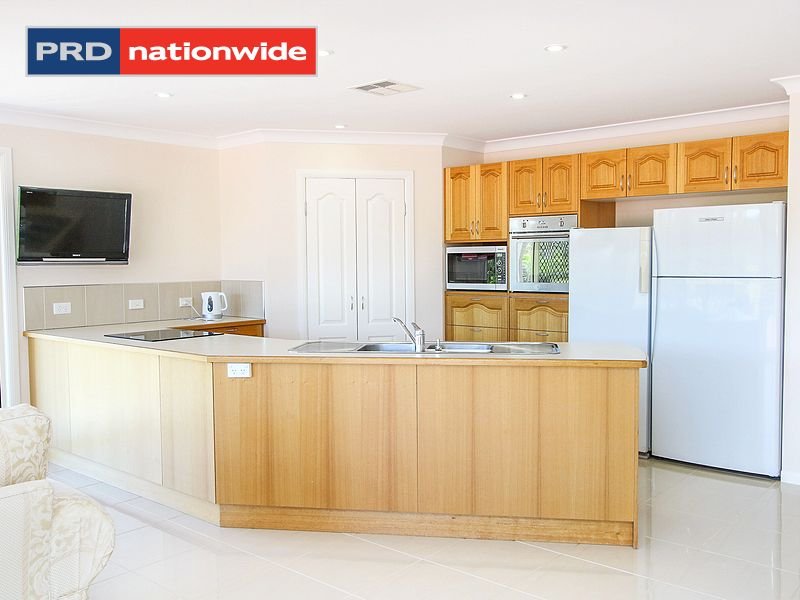 55 Maddever Road BOORAL 9