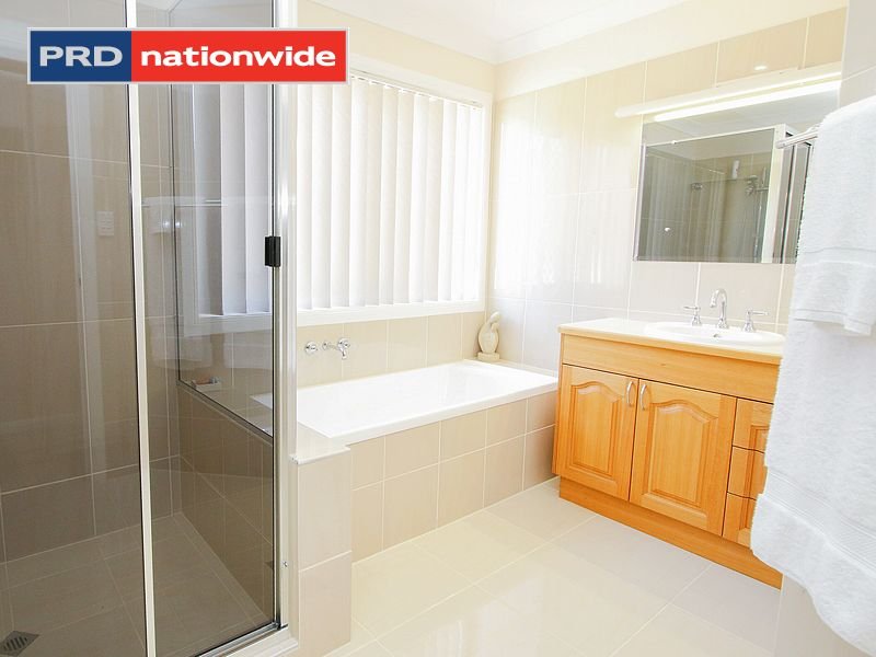 55 Maddever Road BOORAL 14