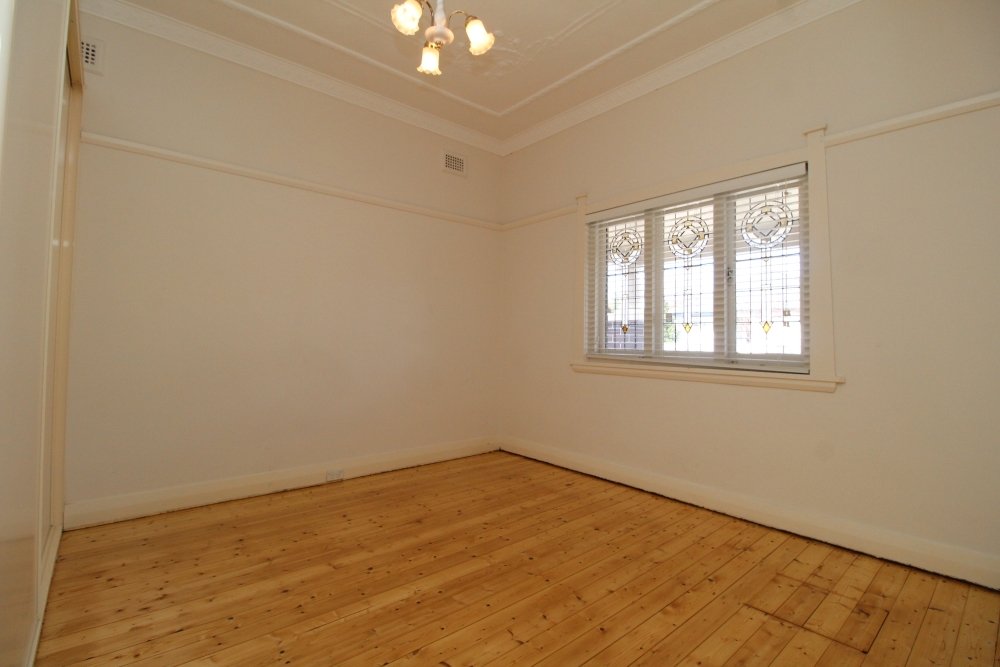 55 Main Street EARLWOOD 6