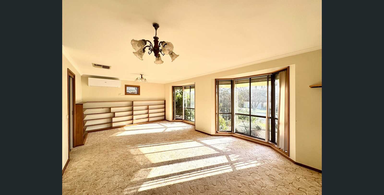 Gallery: 55 Meadowvale Drive