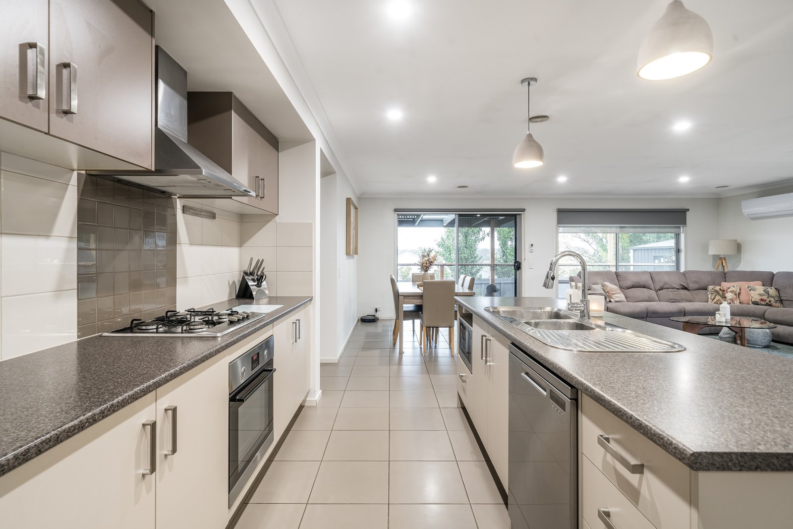 Gallery: 55 Moreillon Boulevard