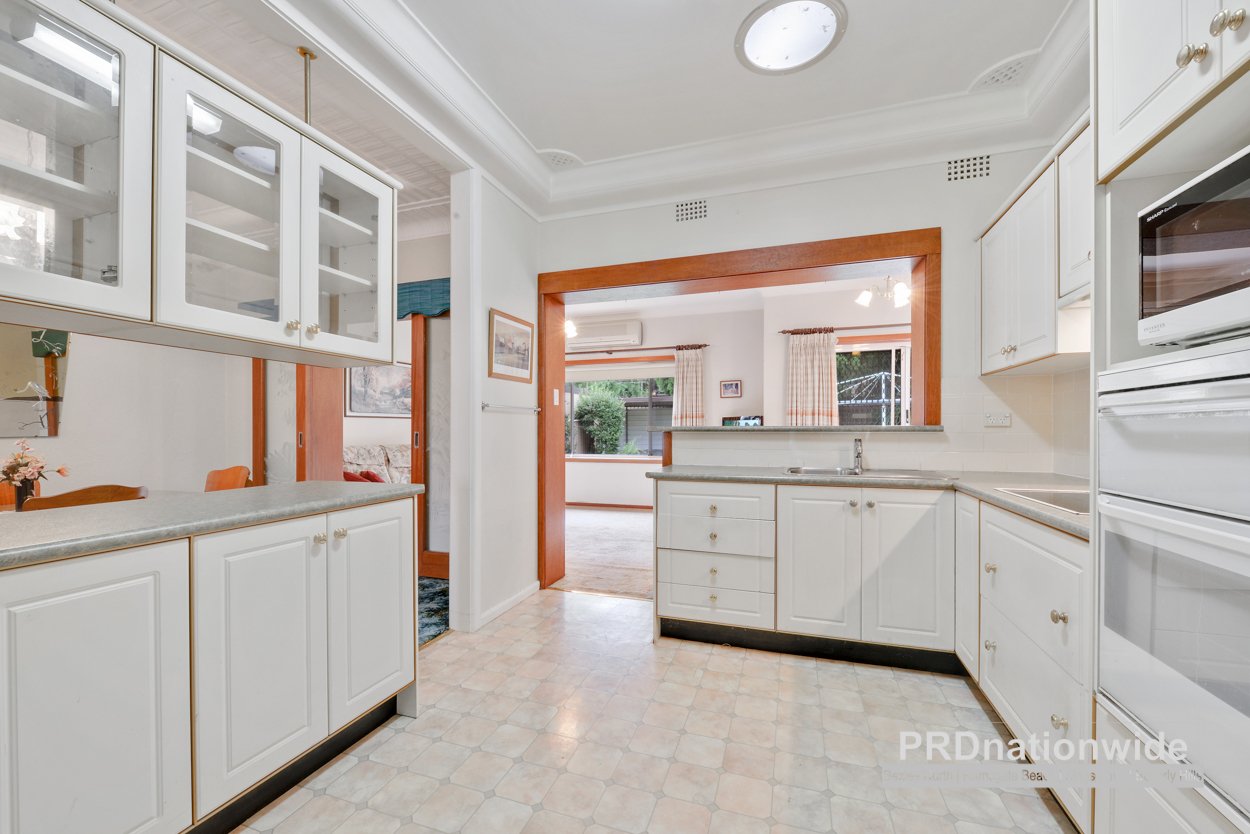 55 Moreton Avenue KINGSGROVE 2