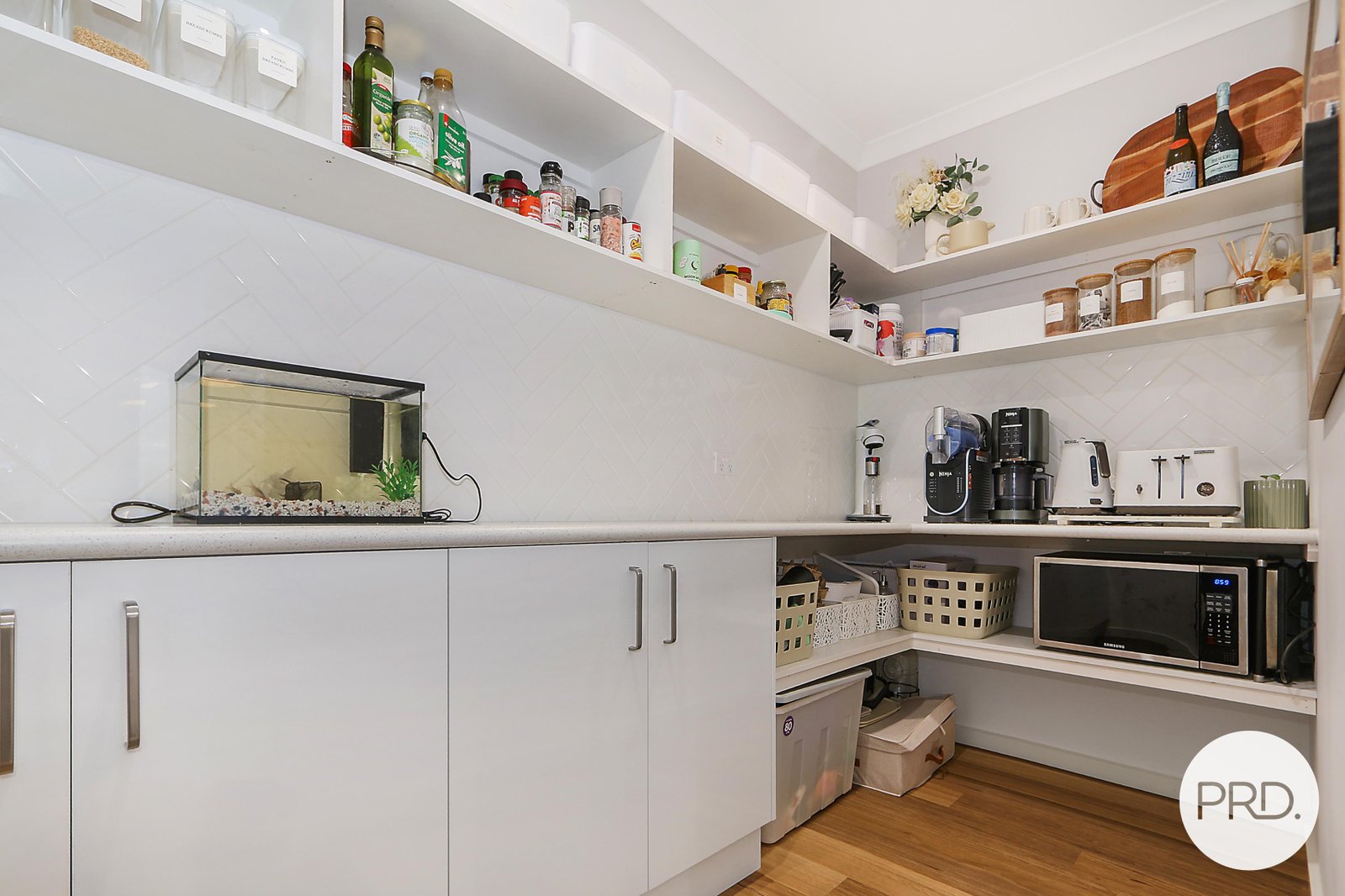 55 Southgate Drive LENEVA 7