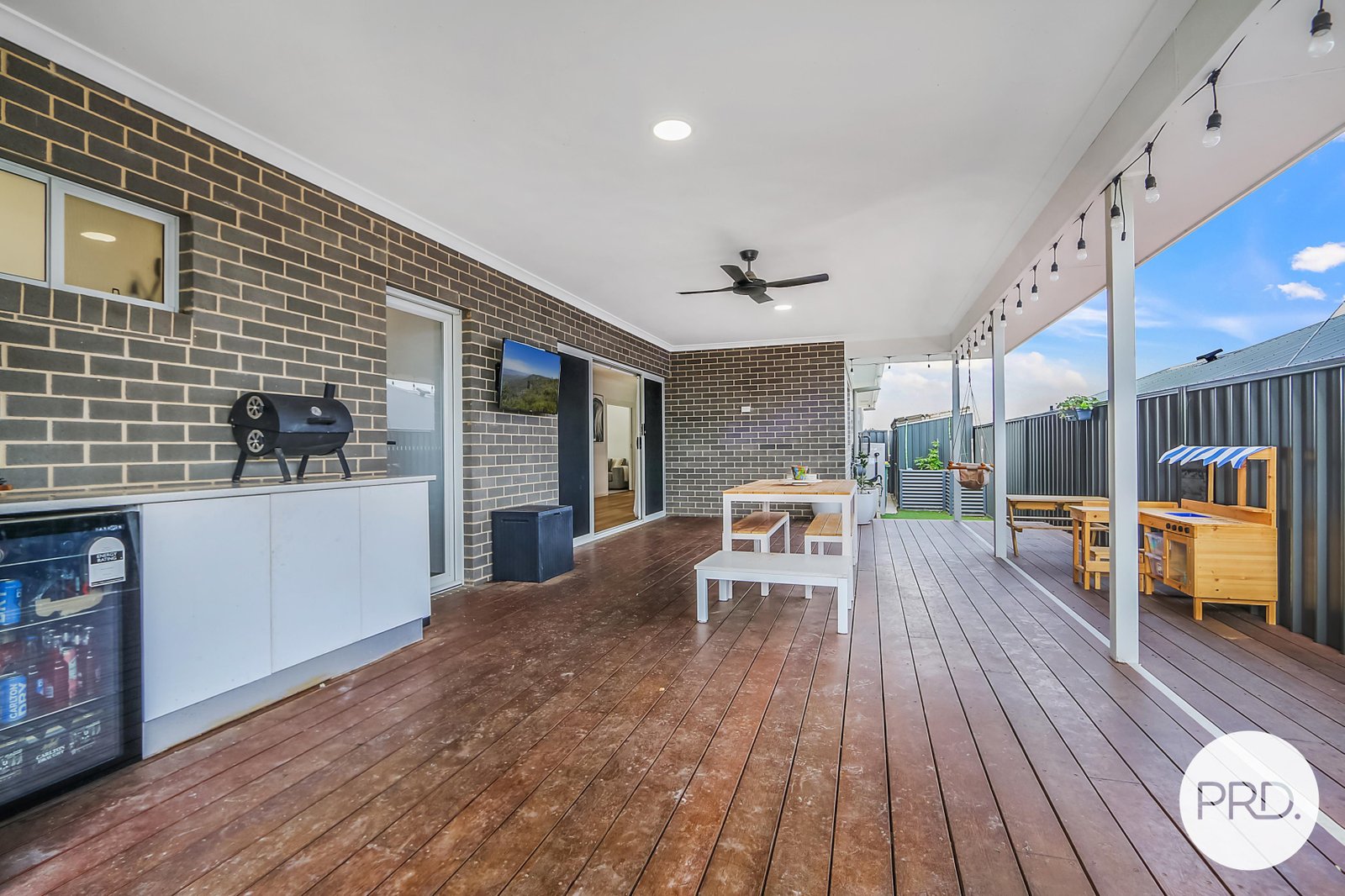 55 Southgate Drive LENEVA 18