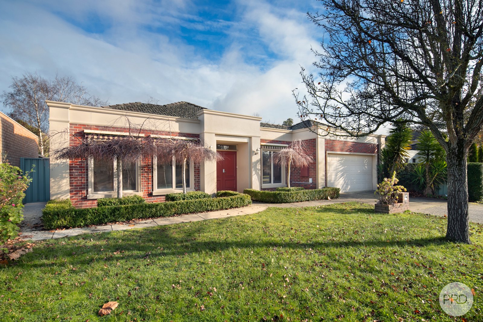 55 St Michaels Place LAKE GARDENS 1