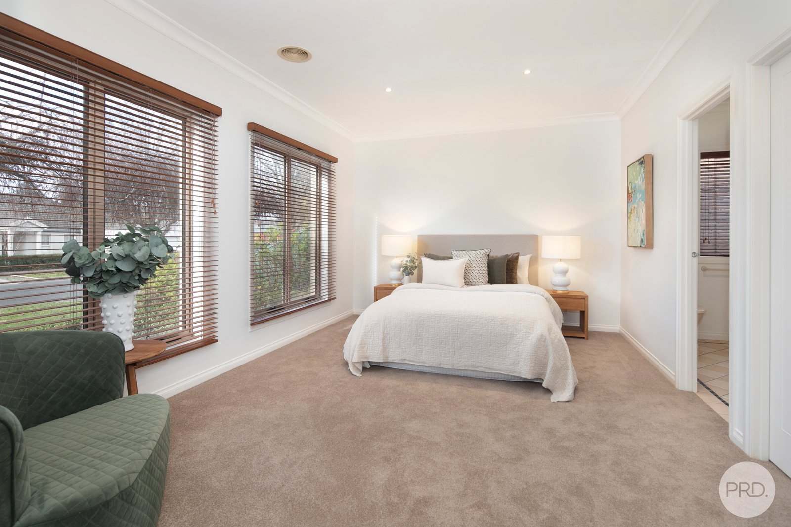 55 St Michaels Place LAKE GARDENS 4